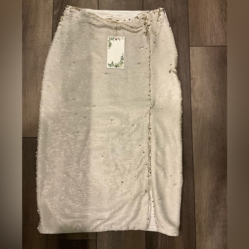 🎉🥳NWT Chelsea & Violet Holiday Two Way Sequin Pencil Skirt with side slit.